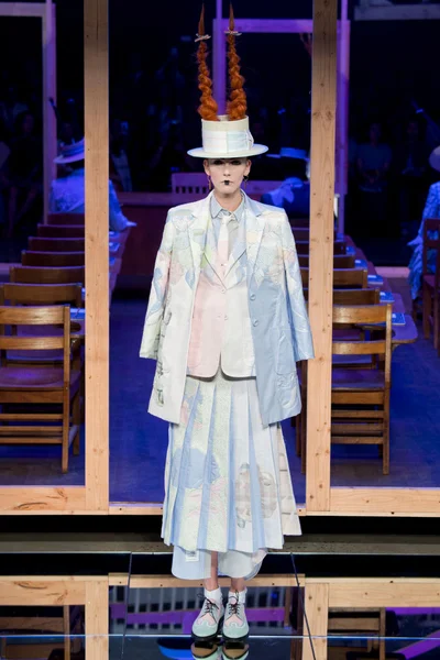 Look 9